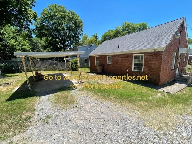 Building Photo - 1511 McGavock St