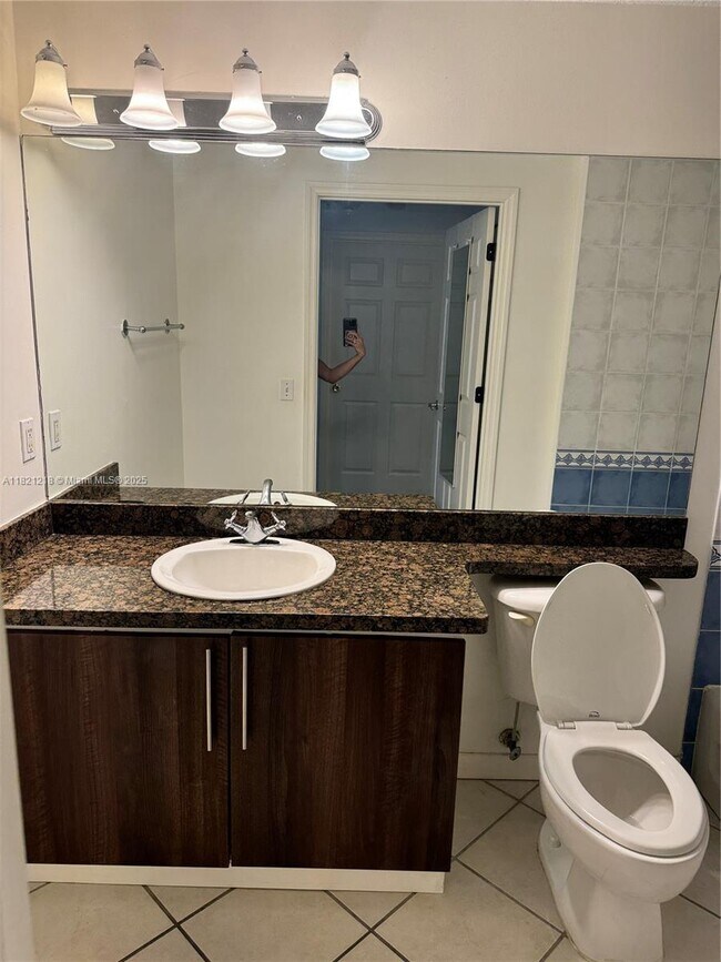 Building Photo - 3500 Coral Wy