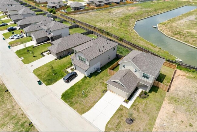 Building Photo - 11020 N Lake Mist Ln