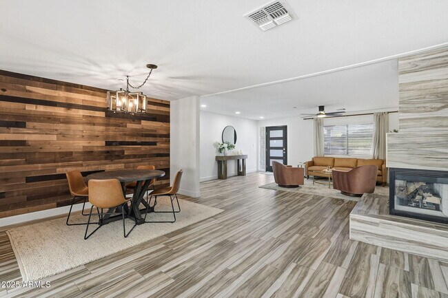 Building Photo - 8614 E Jackrabbit Rd