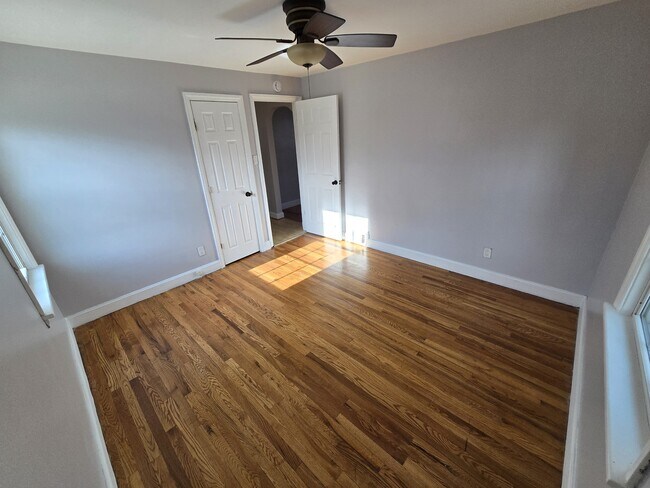 Building Photo - 532 Orwood Pl