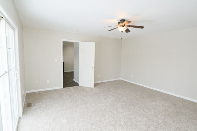 Building Photo - 693 Dearborn Rd