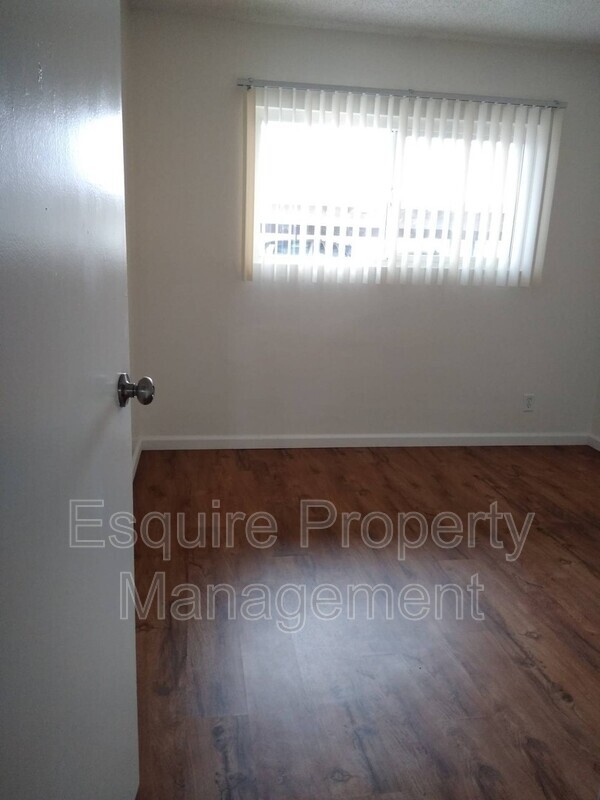 Building Photo - 730 E Channel Islands Blvd