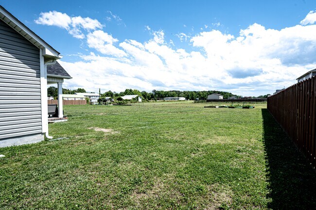 Building Photo - 202 Grist Mill Dr