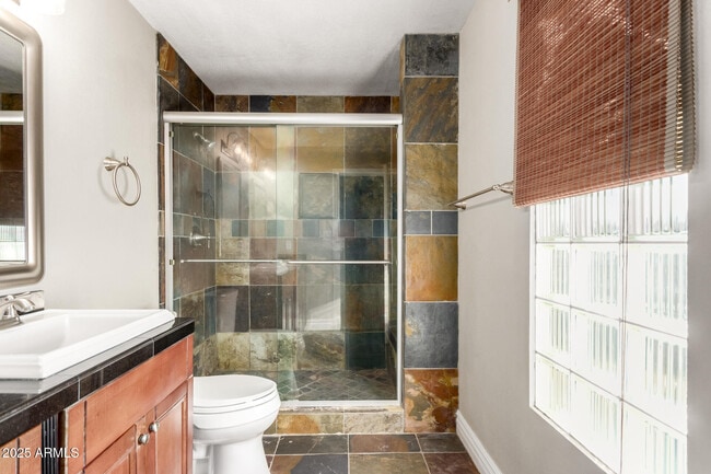 Building Photo - 3912 S Elm St