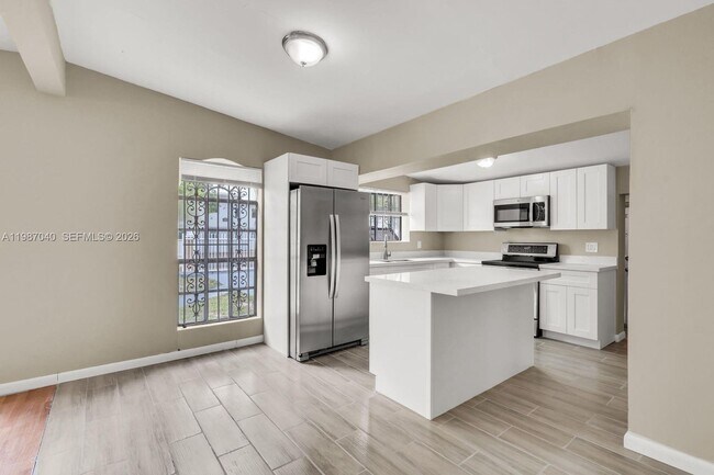 Building Photo - 6321 NW 20th Ave