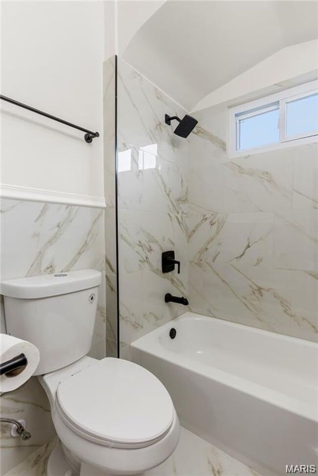 Building Photo - 5100 Kingwood Dr