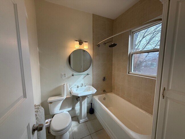 Building Photo - 221 Shurtleff St