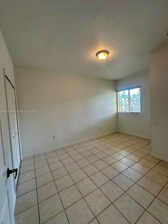 Building Photo - 10760 NW 82nd Terrace