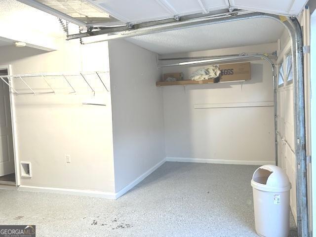 Building Photo - 305 Carriage Chase