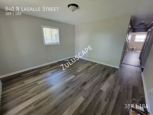 Building Photo - 840 Lasalle St