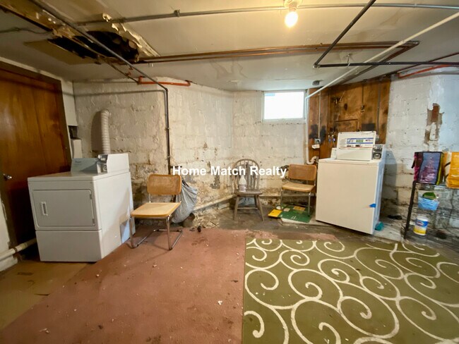 Building Photo - 14 Belknap St