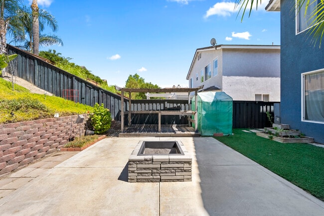 Building Photo - 40612 Chantemar Way