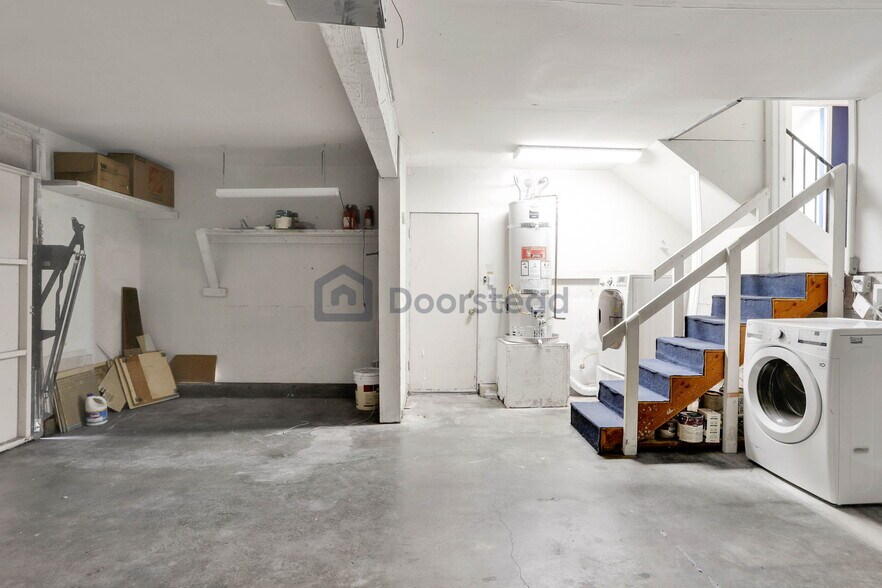 Building Photo - 2317 Eastbluff Dr