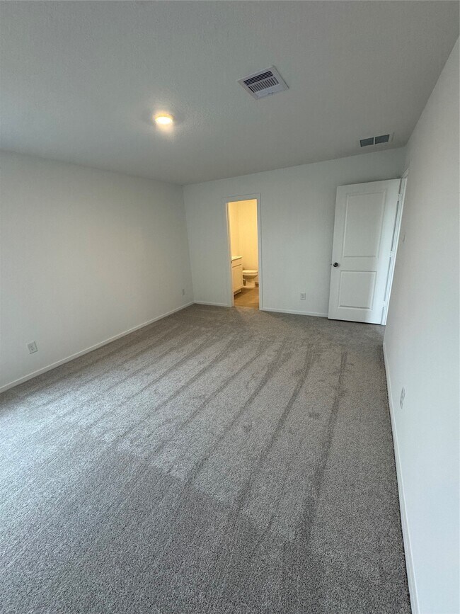 Building Photo - 16715 Old Wagon Wy