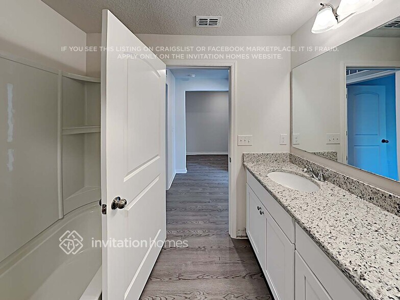 Building Photo - 1902 Michigan Ct