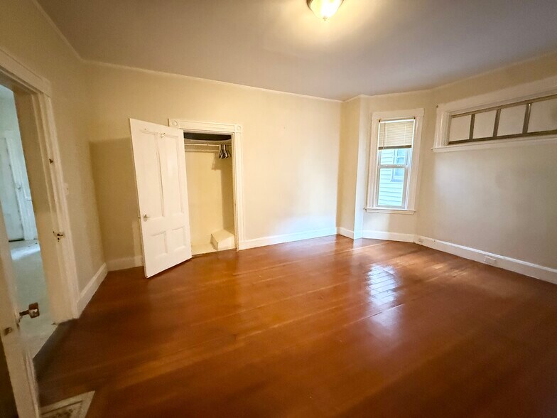 Building Photo - 6 Aspen St