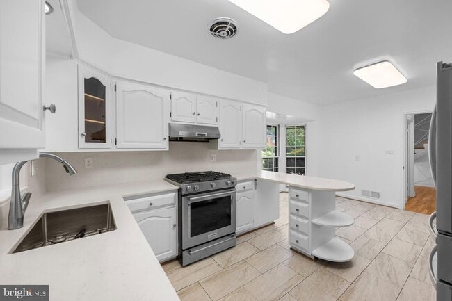 Building Photo - 2816 Ellicott St NW