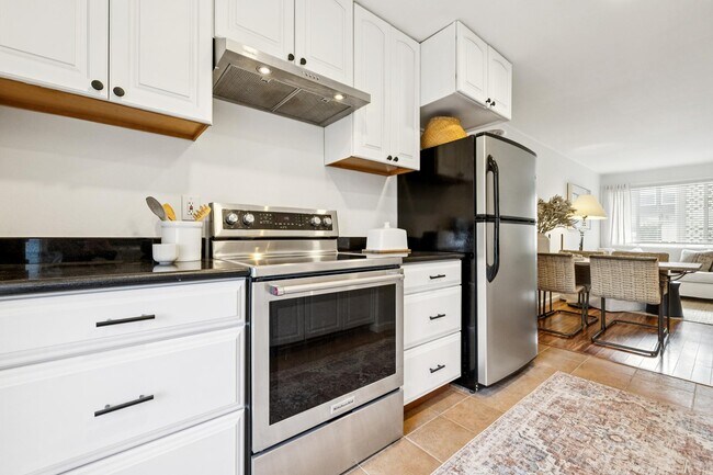 Building Photo - Pixley