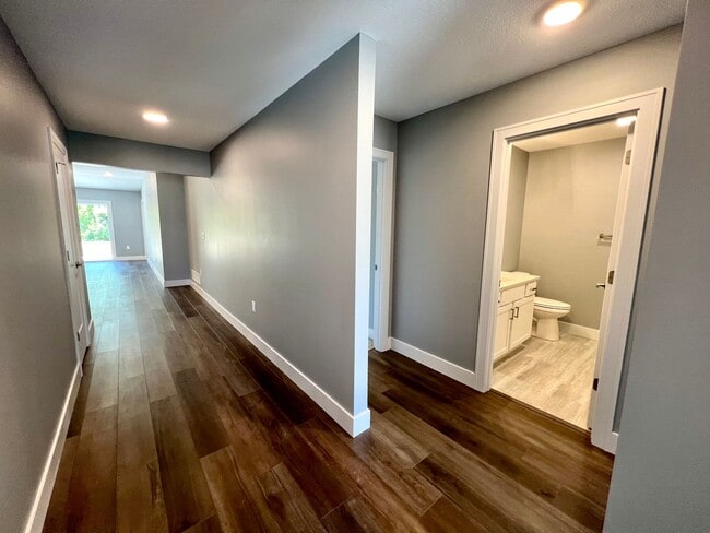 Building Photo - Newly Built 3 Bedroom Duplex in Irvine Acres!