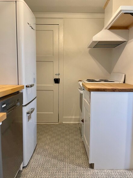 Building Photo - 27320 Morgnec Rd