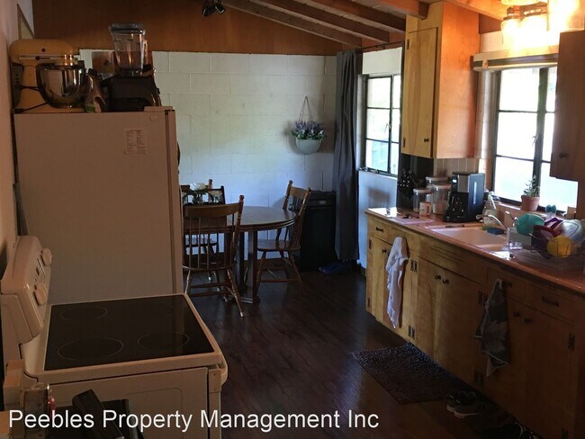 Building Photo - 2 br, 1 bath House - 145 Canyon Highlands Dr