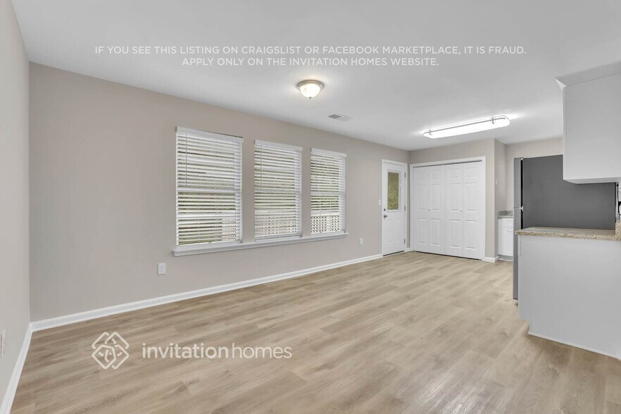 Building Photo - 7097 Stonecreek Dr