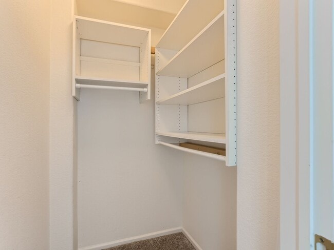 Building Photo - Amazing 2BR, 3BTH w/Garage in First Creek