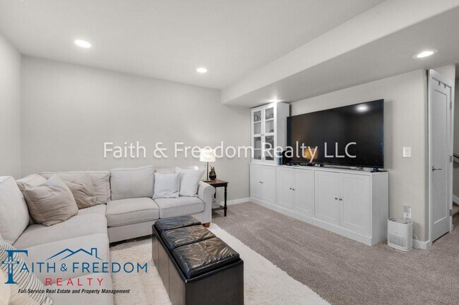 Building Photo - 4918 Wolf Moon Dr