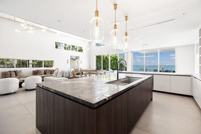 Building Photo - 1379 N Venetian Way