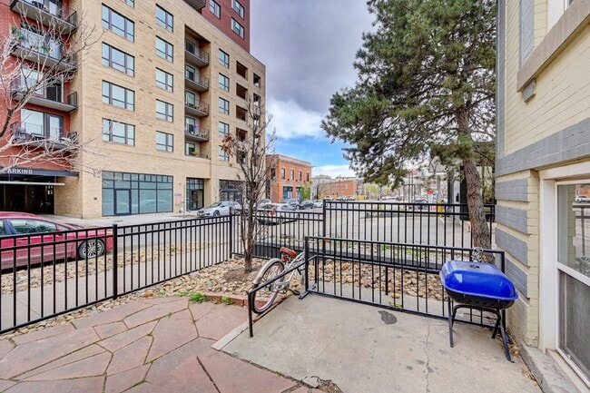 Building Photo - $995.95 - 1 bed, 1 bath charming Condo in the Heart of Denver!