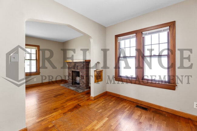 Building Photo - 440 S Osage St