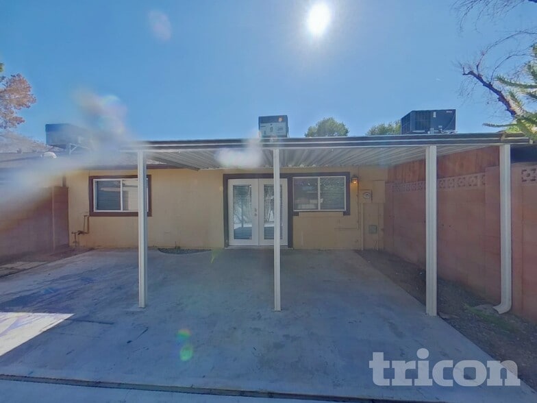 Building Photo - 6035 N 31st Ave