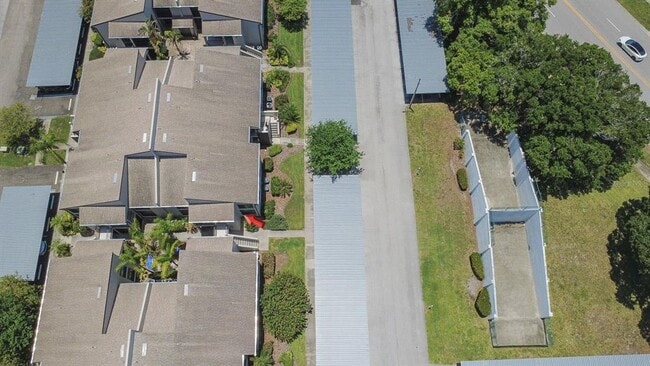 Building Photo - 2599 Countryside Blvd