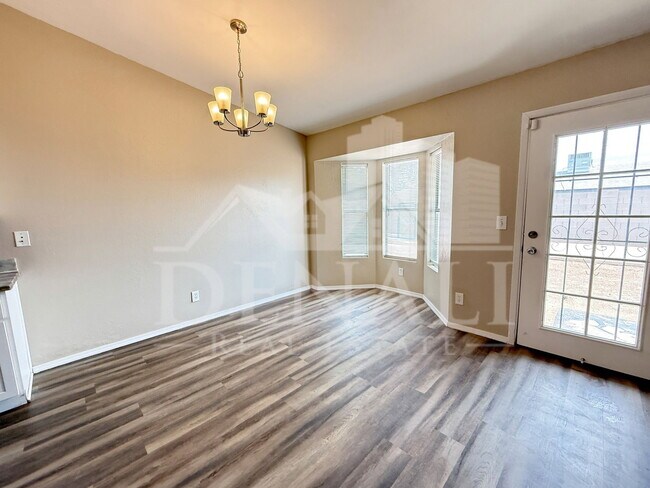 Building Photo - 10921 W Sells Dr
