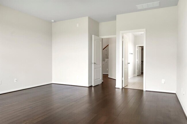 Building Photo - 128 Cipressi Cove