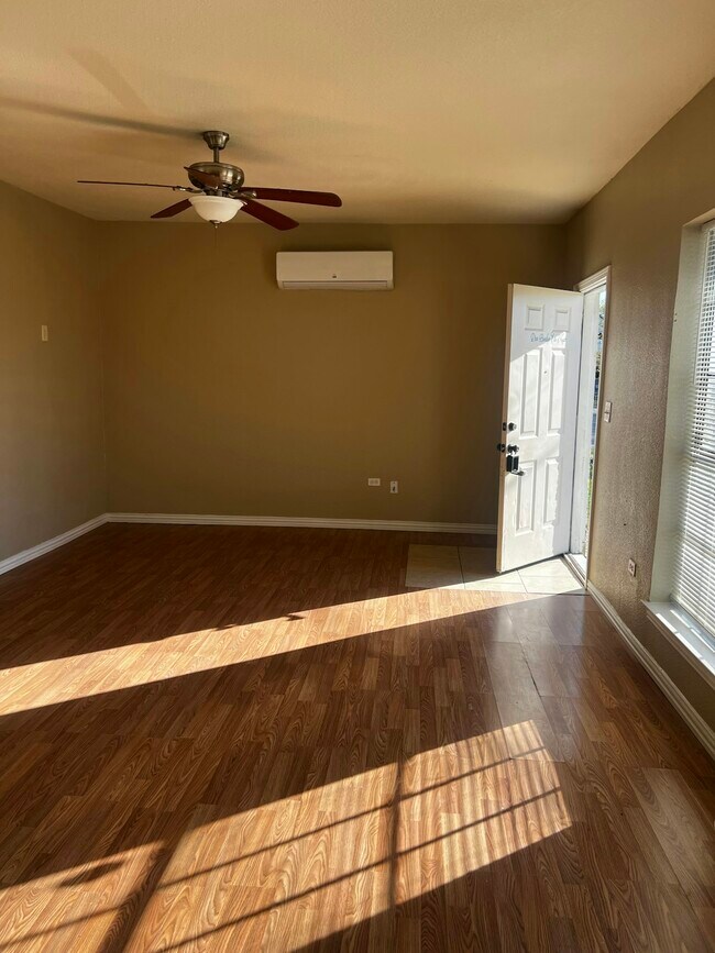 Building Photo - 1907 Belmont Ave