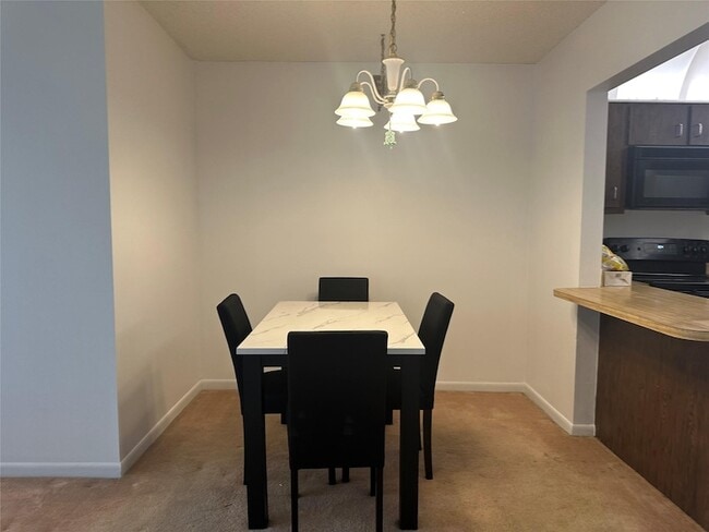 Building Photo - 327 Pine Ridge Cir