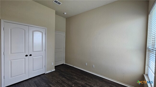Building Photo - 538 Creekside Cir
