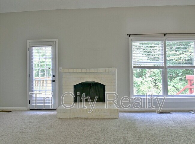 Building Photo - 210 Flat Creek Ct