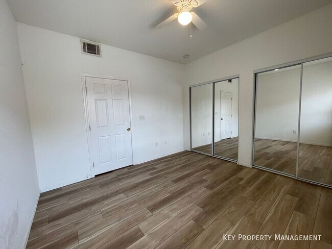 Building Photo - 6160 Rumrill St