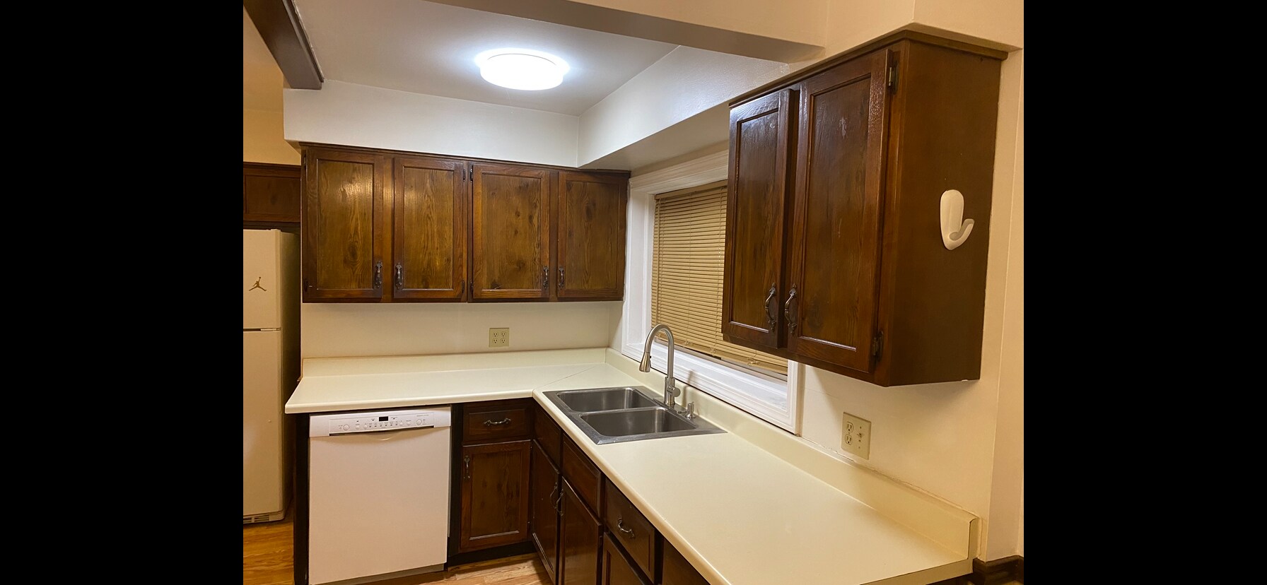 Building Photo - 1425 Manville Rd