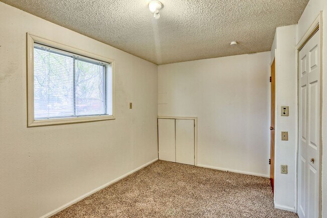 Building Photo - 836 Winchester Dr