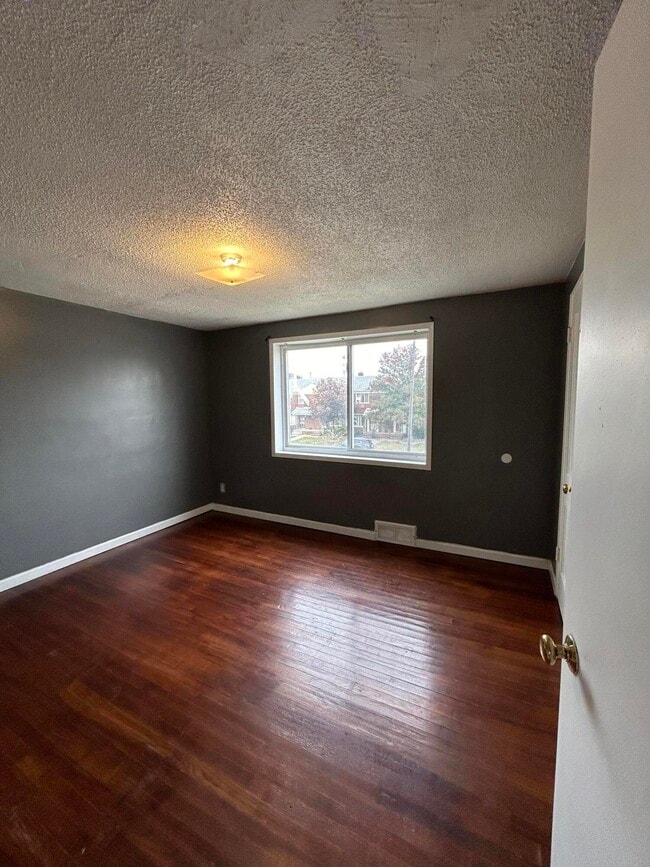 Building Photo - 3463 Ewald Cir