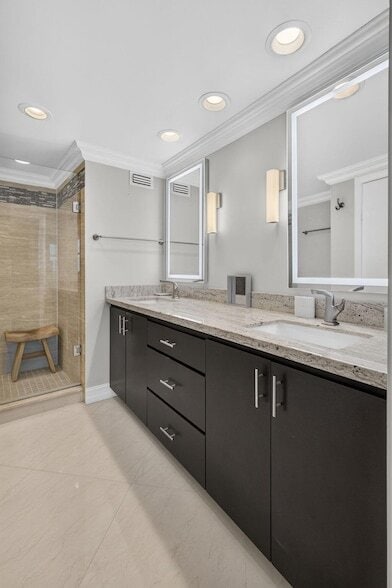 Building Photo - 5400 N Ocean Dr