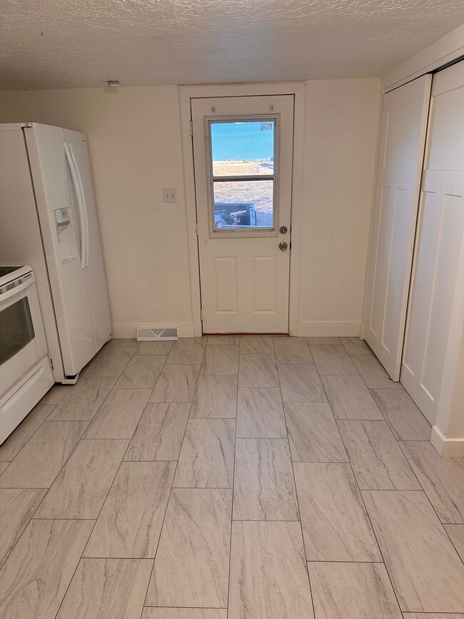 Building Photo - **RENTAL AVAILABLE**  Beautiful 2 Bedroom ...