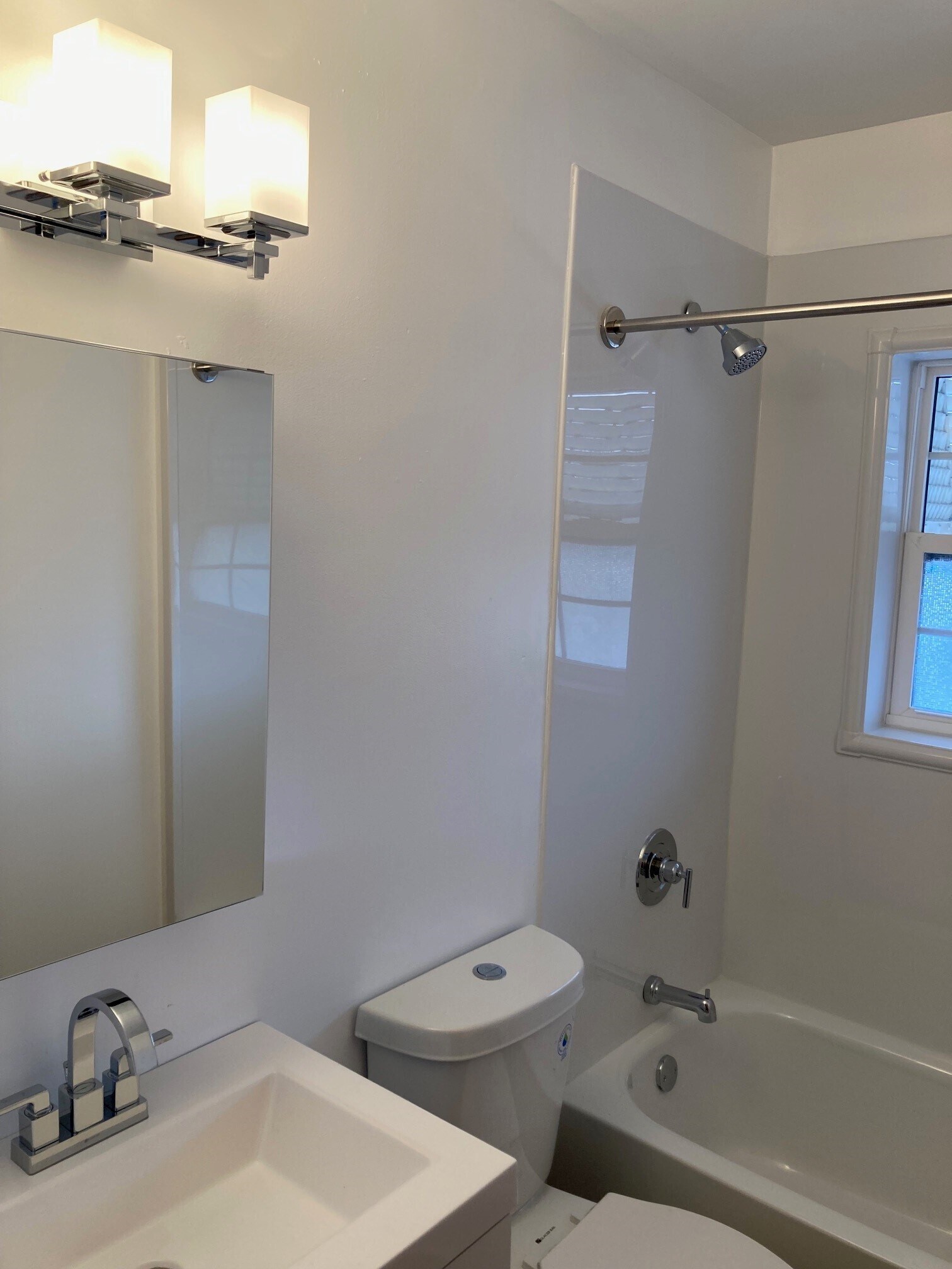 bathroom - 936 42nd St
