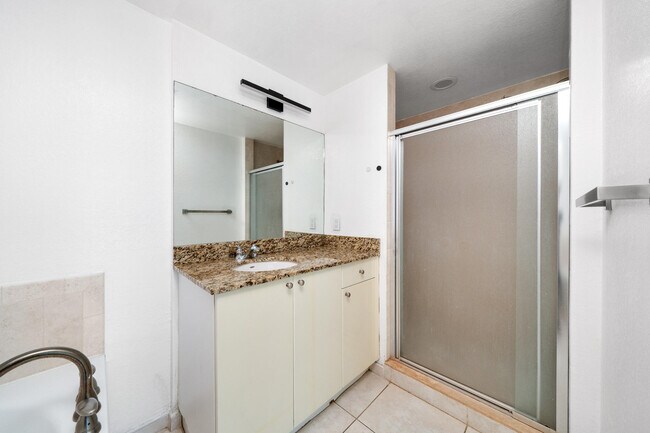 Building Photo - 1830 Radius Dr