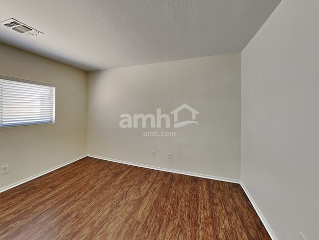 Building Photo - 15445 W Cameron Dr