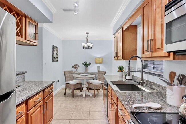 Building Photo - 3350 S Osprey Ave